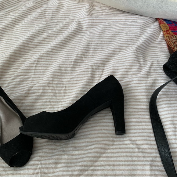 Peep toe heels - Picture 2 of 3